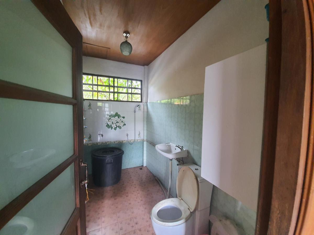 Baan Thabthong Homestay Ban Pak Nam  Exterior photo