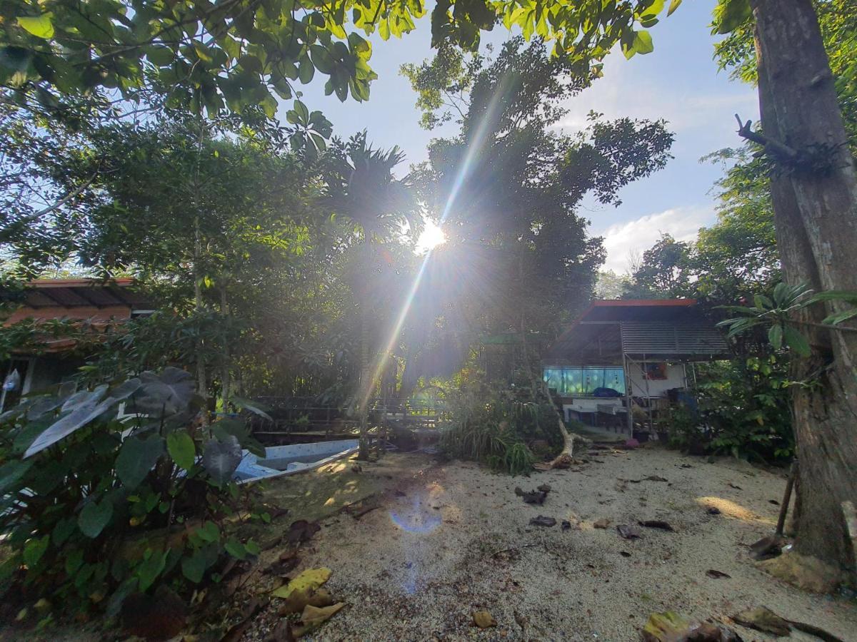 Baan Thabthong Homestay Ban Pak Nam  Exterior photo