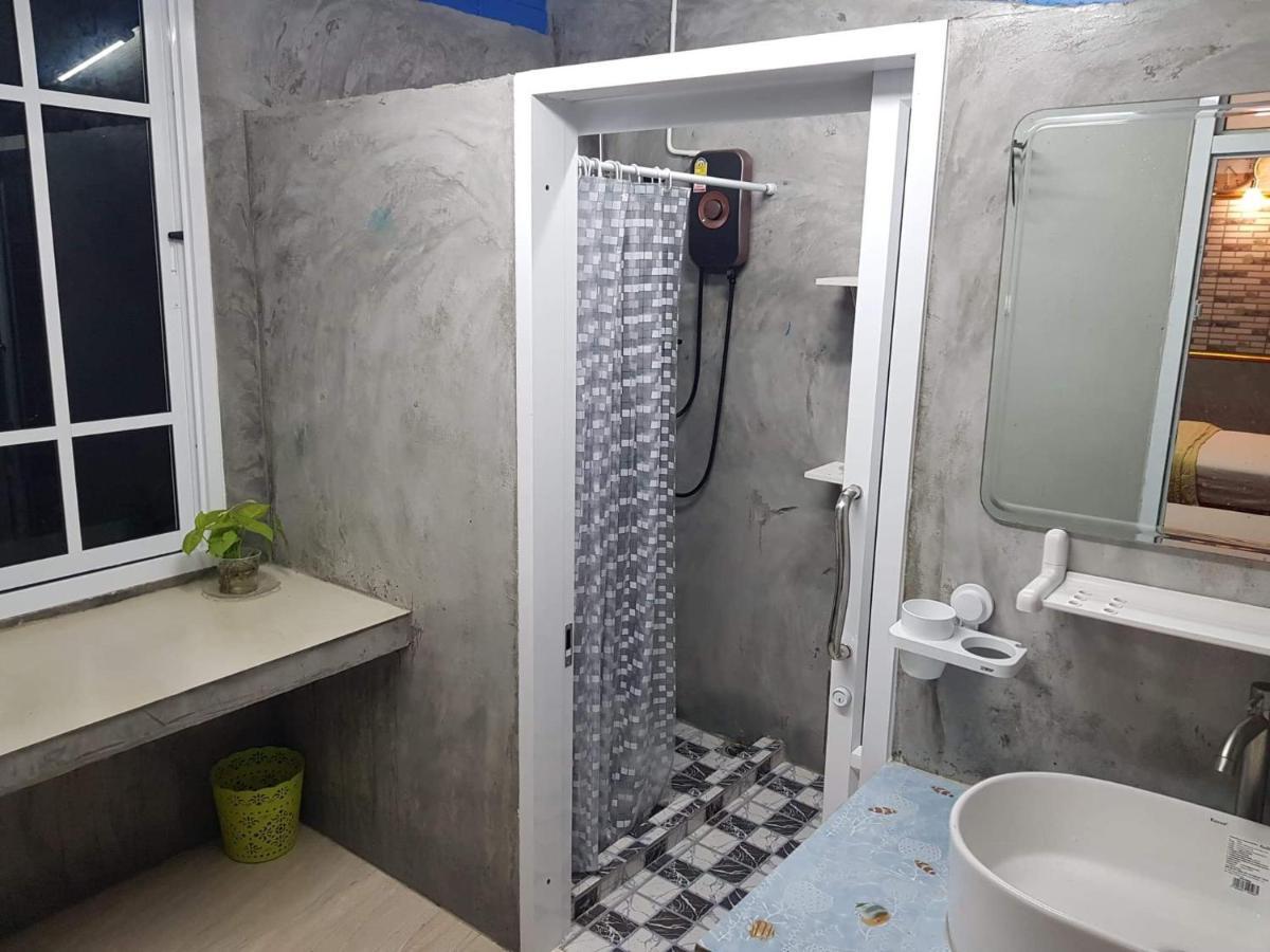 Baan Thabthong Homestay Ban Pak Nam  Exterior photo