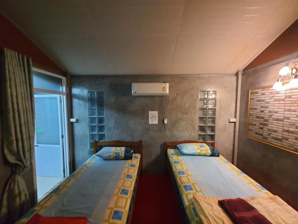 Baan Thabthong Homestay Ban Pak Nam  Exterior photo