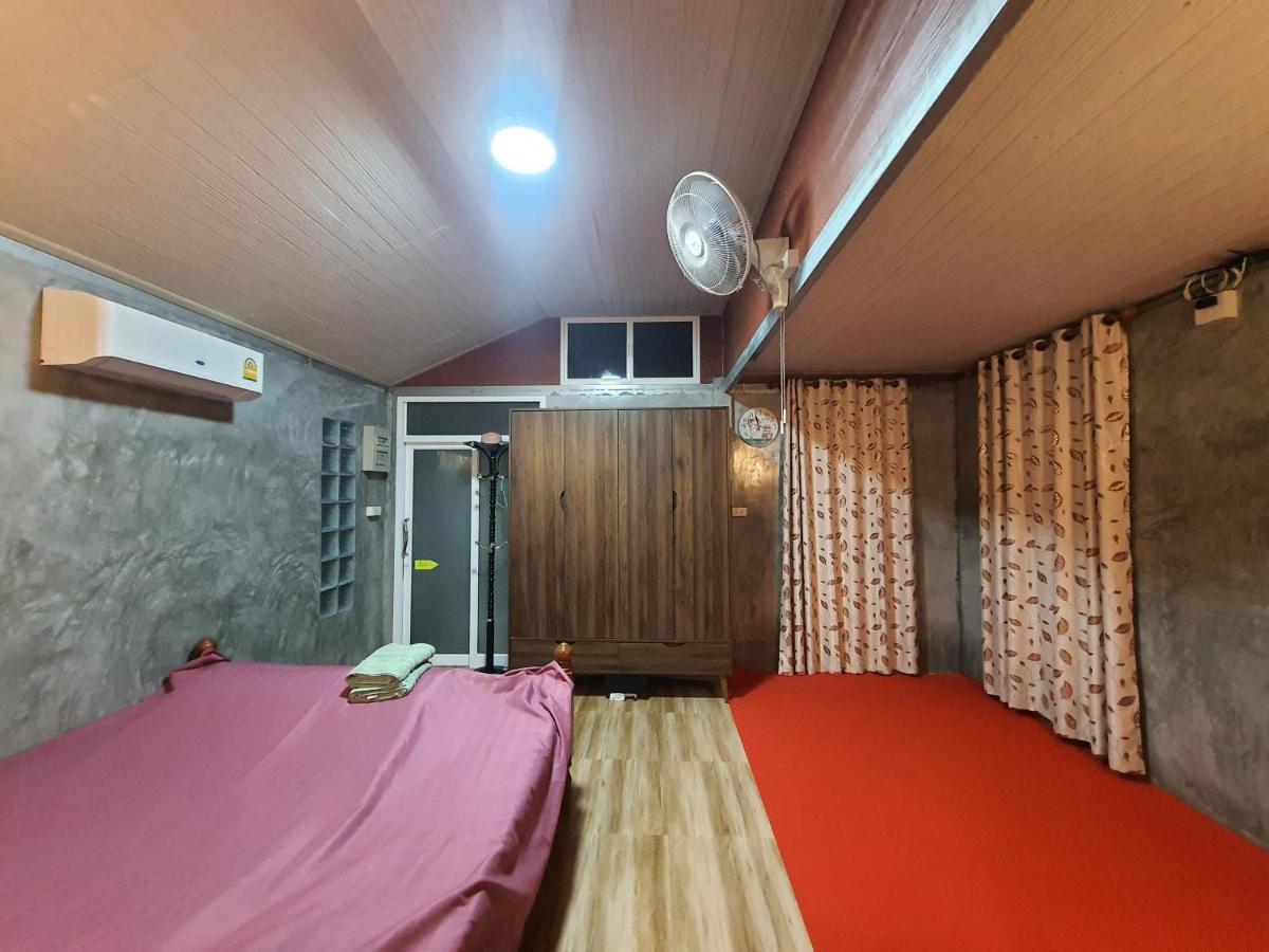 Baan Thabthong Homestay Ban Pak Nam  Exterior photo
